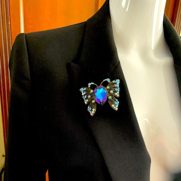 Large shiny blue crystal butterfly brooch pin back - Picture 3 of 13